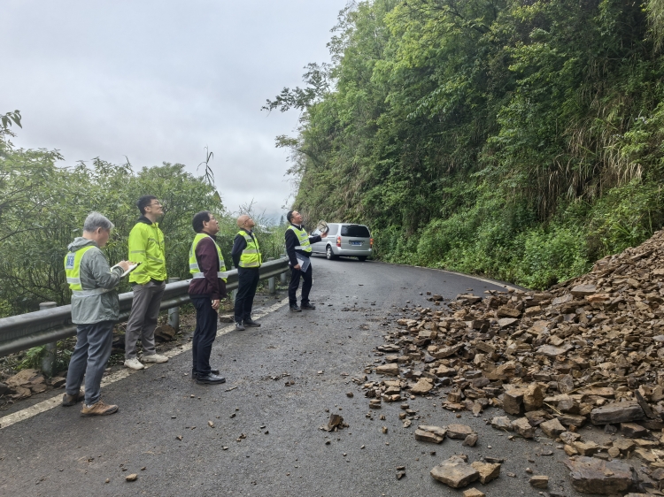 专家团队开展雅西高速汛期、暑期安全隐患专项排查